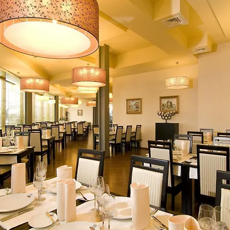 West City Hotel 