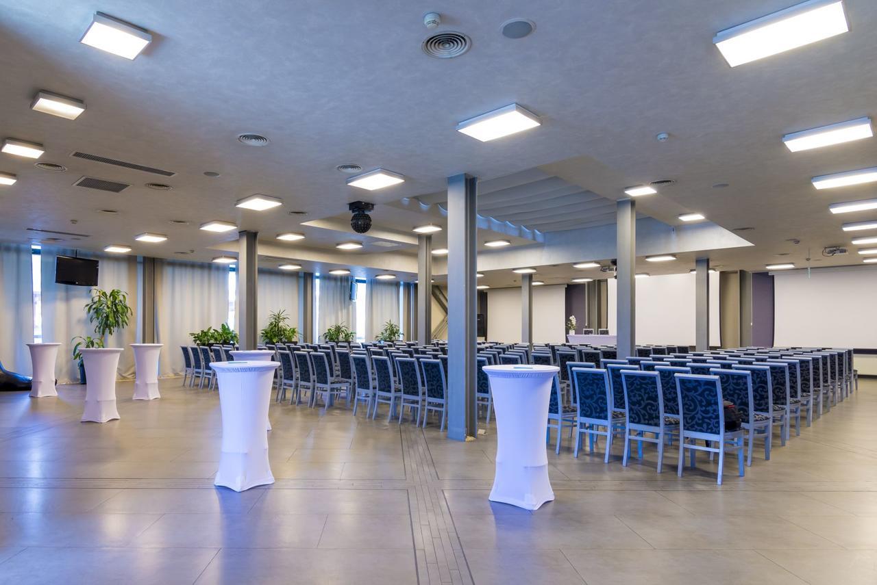 West 4* Floresti (Cluj)